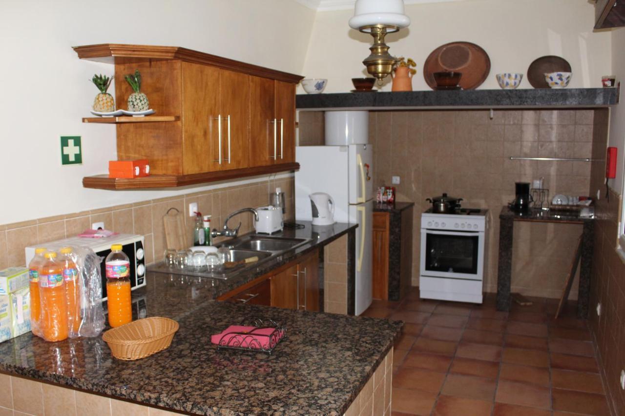 Bella Italia Populo Guest House ปอนตาเดลกาดา ภายนอก รูปภาพ