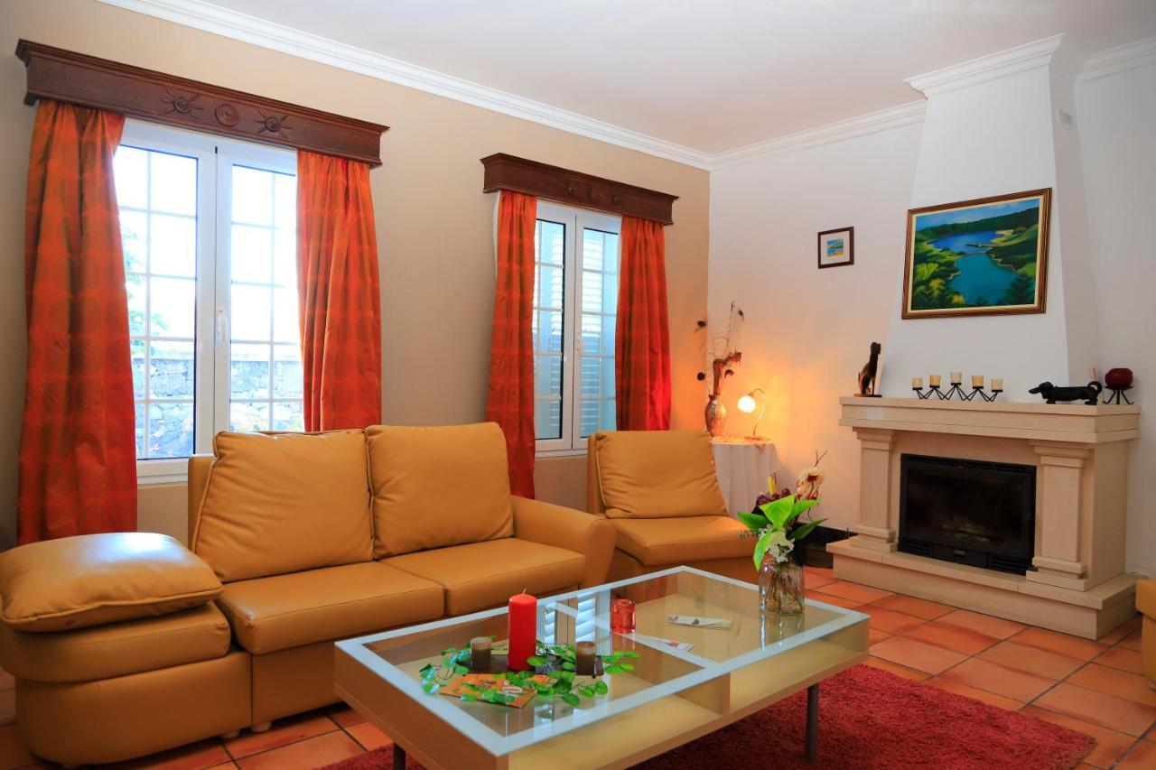 Bella Italia Populo Guest House ปอนตาเดลกาดา ภายนอก รูปภาพ