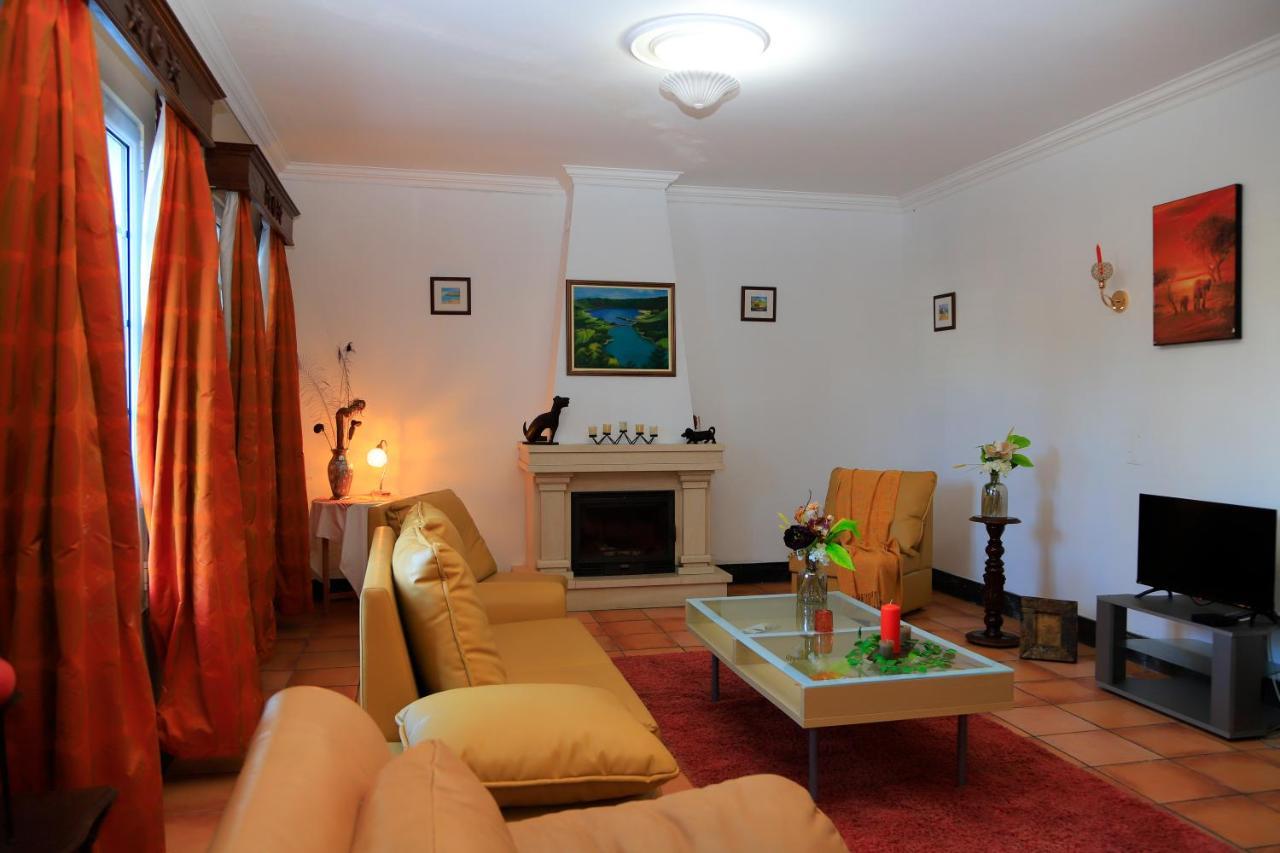 Bella Italia Populo Guest House ปอนตาเดลกาดา ภายนอก รูปภาพ