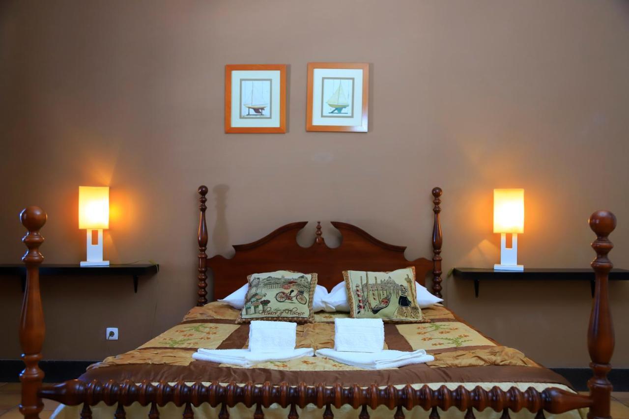 Bella Italia Populo Guest House ปอนตาเดลกาดา ภายนอก รูปภาพ