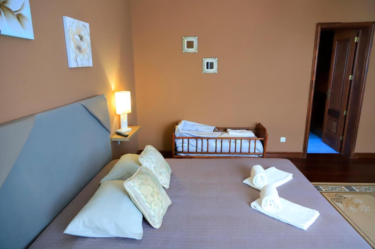 Bella Italia Populo Guest House ปอนตาเดลกาดา ภายนอก รูปภาพ